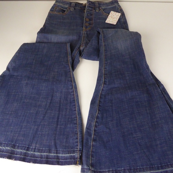Free People Cotton Stretch Denim Button Front Frayed Hem Bell Bottom Jeans NWT - Picture 2 of 9
